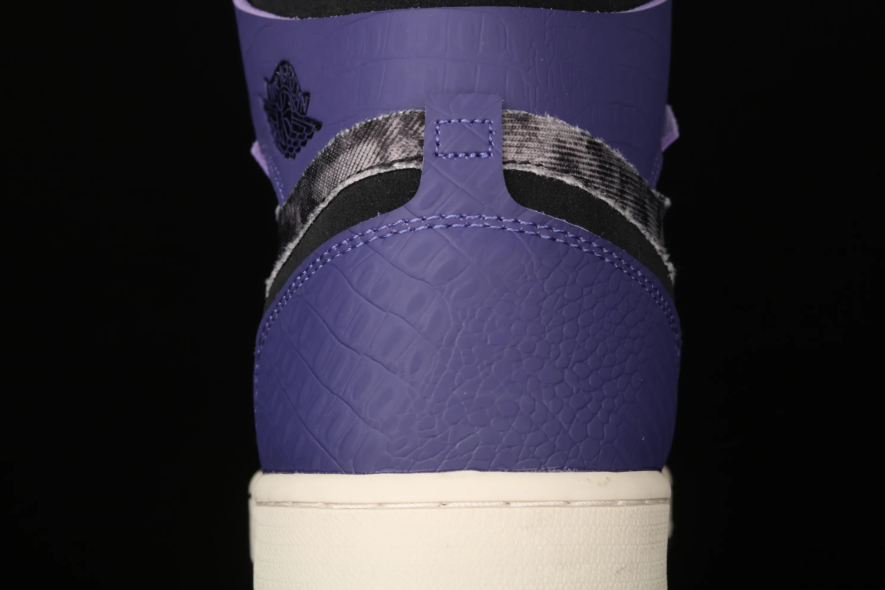 All categories Air Jordan Jordan series basketball shoes Air Jordan 1 High Air Jordan 1 Zoom CMFT "Bayou Boys" AJ1 Joe 1 "No. 1 Zion" water-dyed crocodile purple DC2133-500